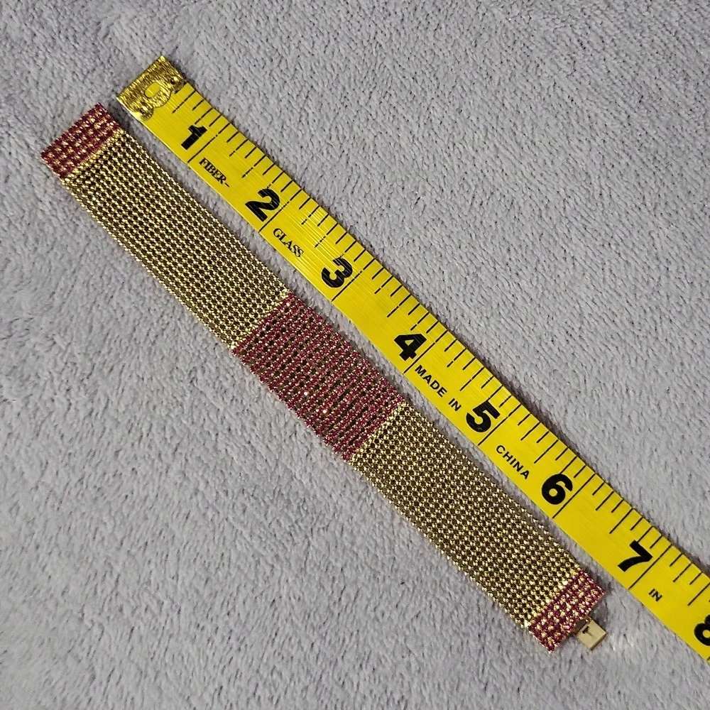 Pink Crystals & Goldtone Vintage Bracelet 💗 Like New Condition - Picture 7 of 9